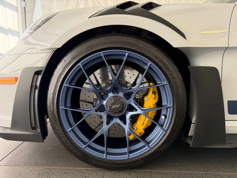 2025 Porsche 992 GT3 RS - Image 9 of 25