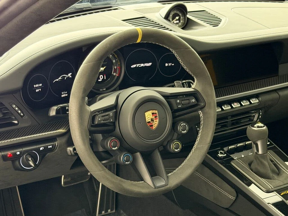 2025 Porsche 992 GT3 RS - Image 18 of 25