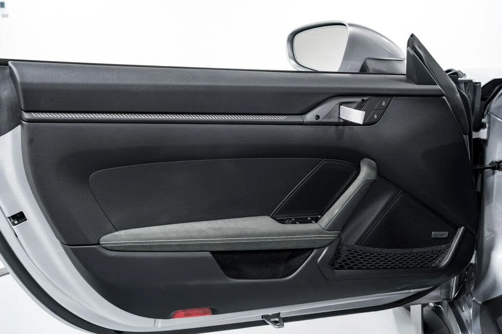 2025 Porsche 992 GT3 RS - Image 9 of 31