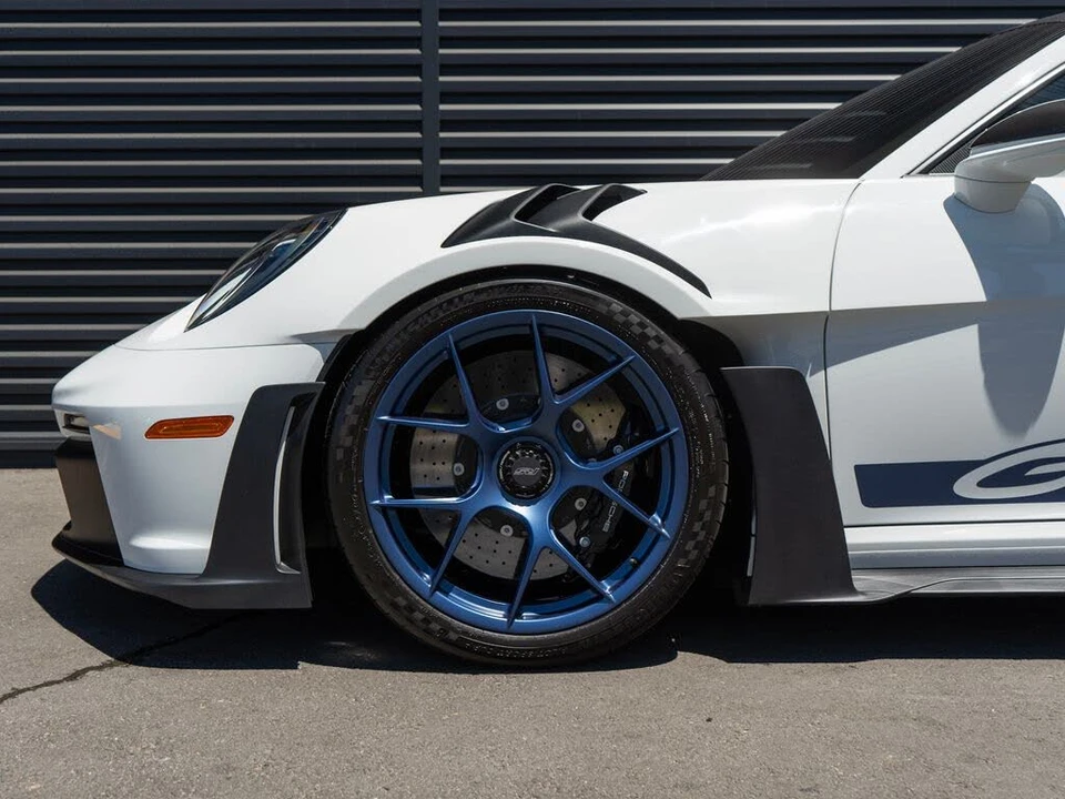 2025 Porsche 992 GT3 RS - Image 12 of 31