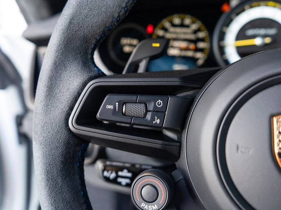 2025 Porsche 992 GT3 RS - Image 17 of 31