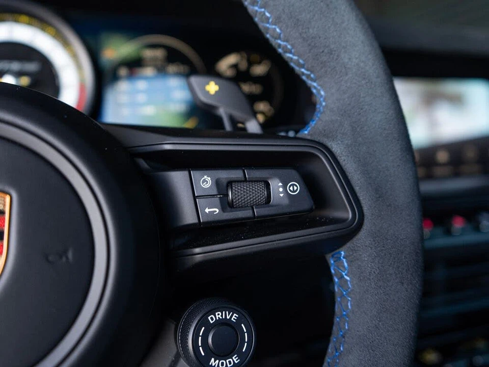2025 Porsche 992 GT3 RS - Image 21 of 31