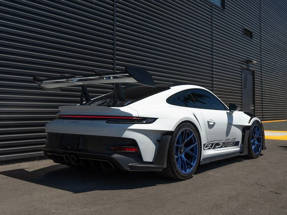 2025 Porsche 992 GT3 RS - Image 9 of 31
