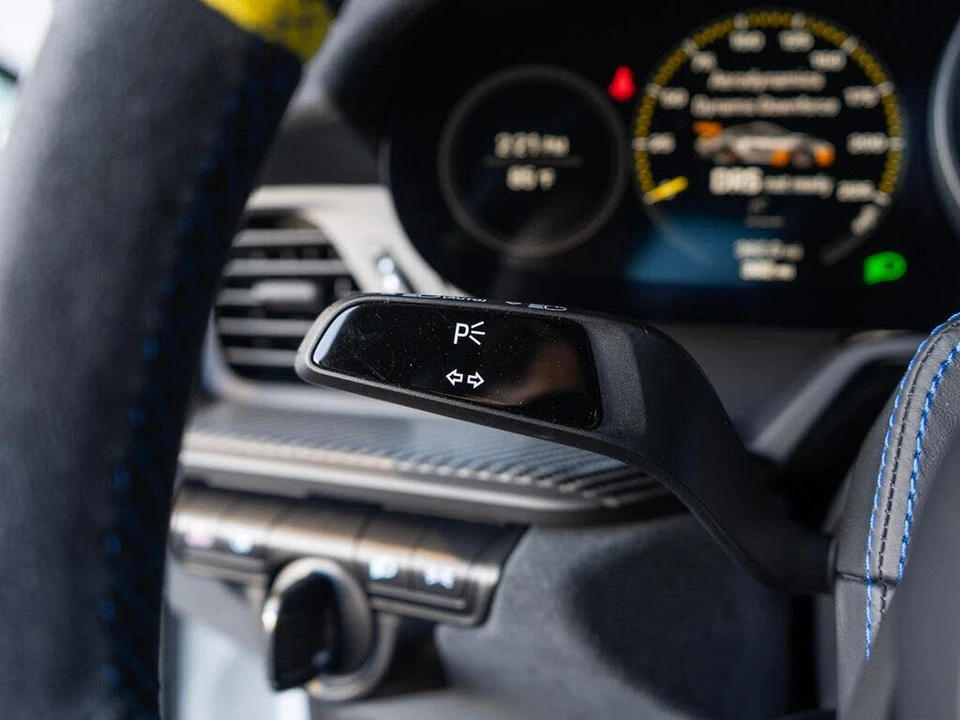 2025 Porsche 992 GT3 RS - Image 19 of 31
