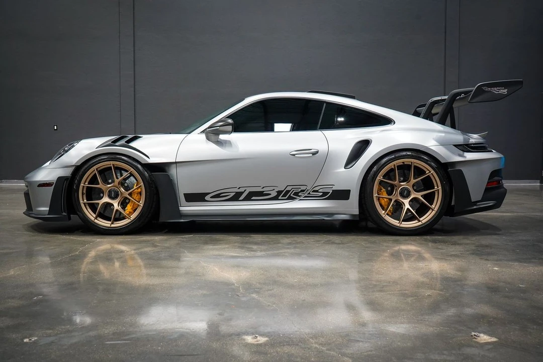 2025 Porsche 992 GT3 RS - Image 2 of 31