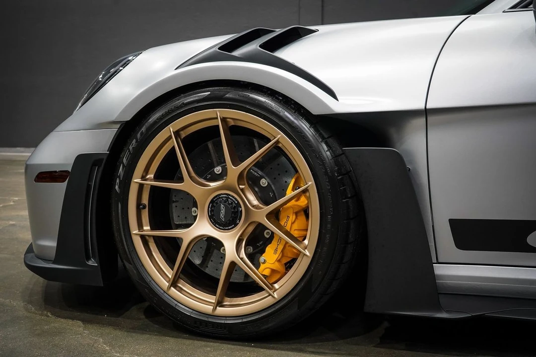 2025 Porsche 992 GT3 RS - Image 19 of 31