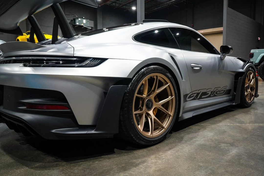 2025 Porsche 992 GT3 RS - Image 26 of 31
