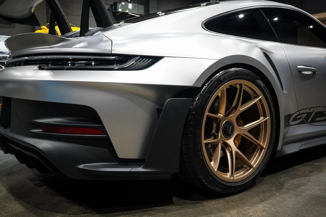 2025 Porsche 992 GT3 RS - Image 25 of 31