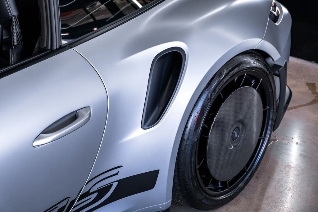 2025 Porsche 992 GT3 RS - Image 9 of 31