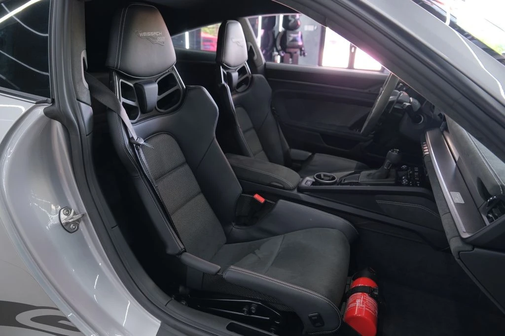2025 Porsche 992 GT3 RS - Image 16 of 31