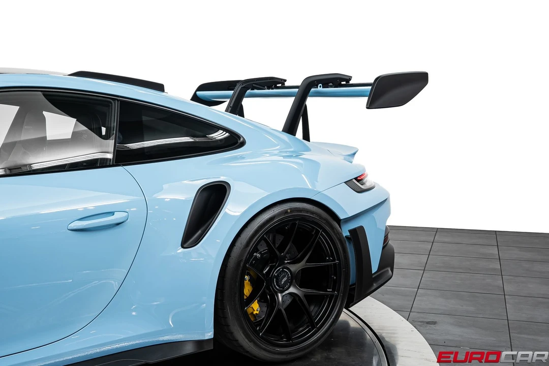 2025 Porsche 992 GT3 RS - Image 18 of 31