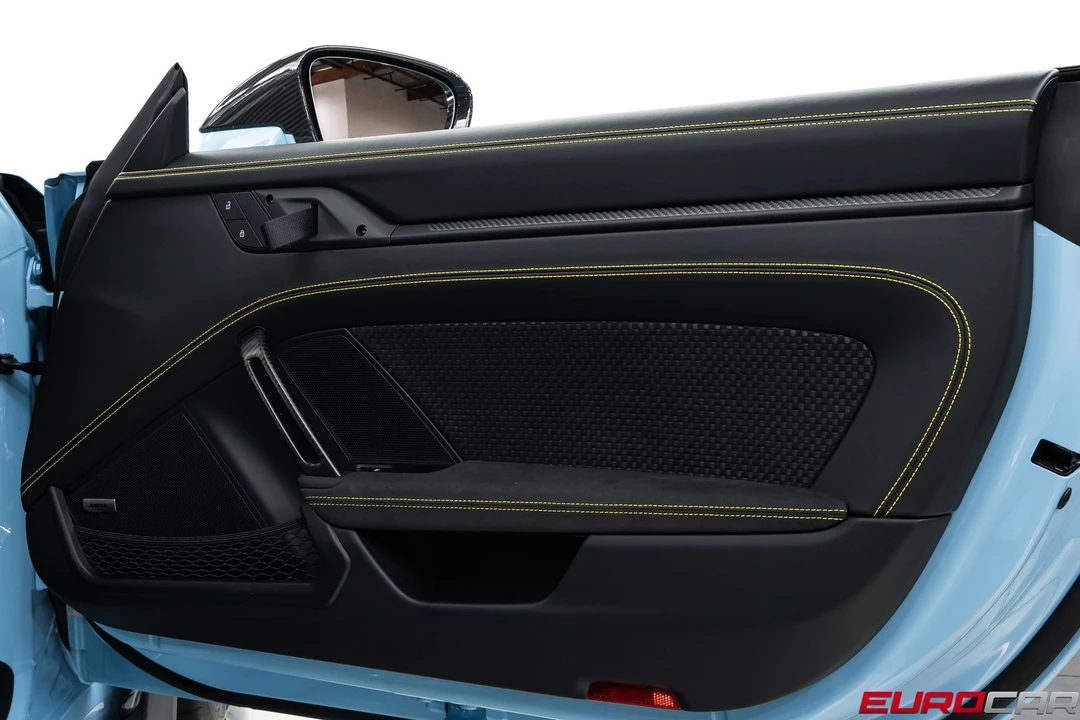 2025 Porsche 992 GT3 RS - Image 28 of 31