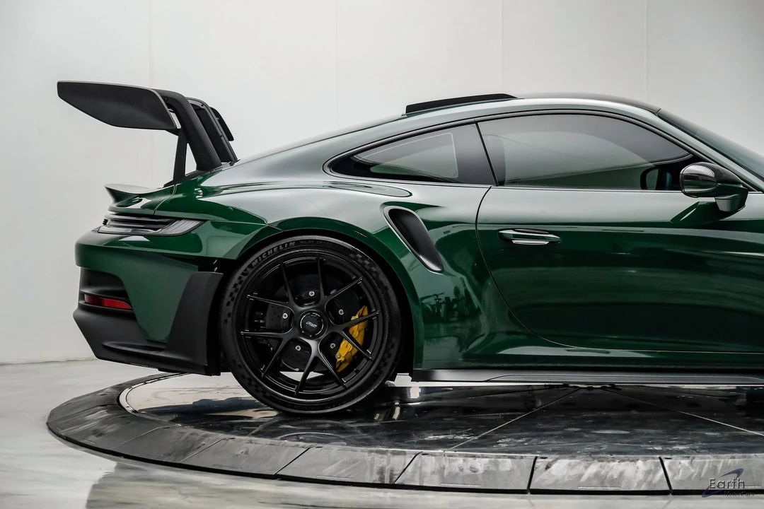 2025 Porsche 992 GT3 RS - Image 29 of 31