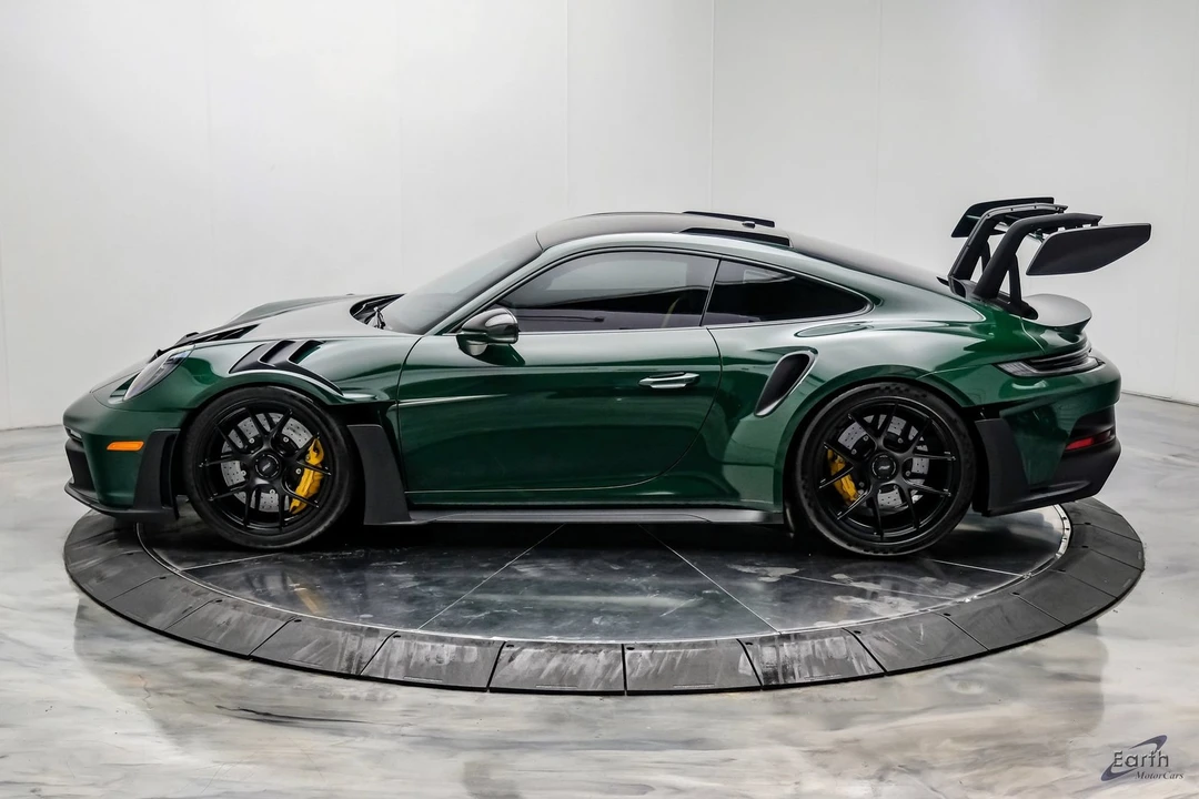 2025 Porsche 992 GT3 RS - Image 9 of 31
