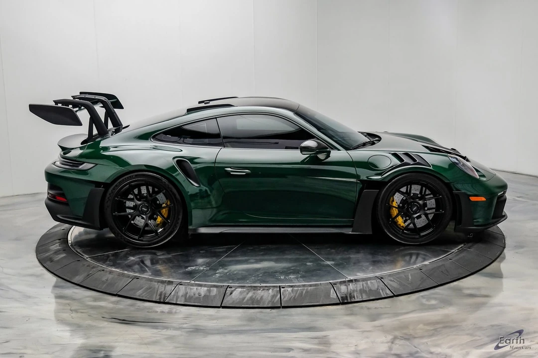 2025 Porsche 992 GT3 RS - Image 28 of 31