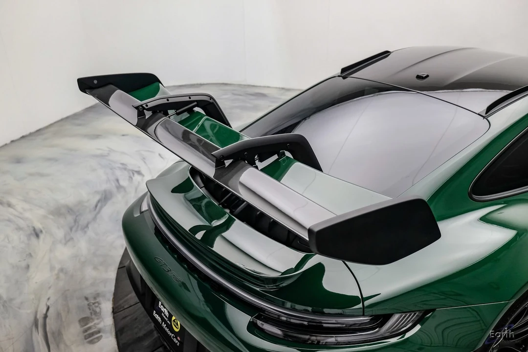 2025 Porsche 992 GT3 RS - Image 18 of 31