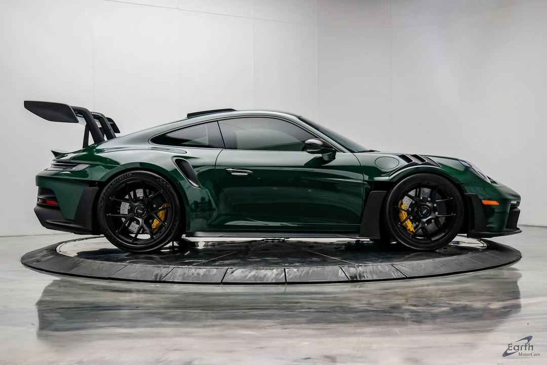 2025 Porsche 992 GT3 RS - Image 27 of 31