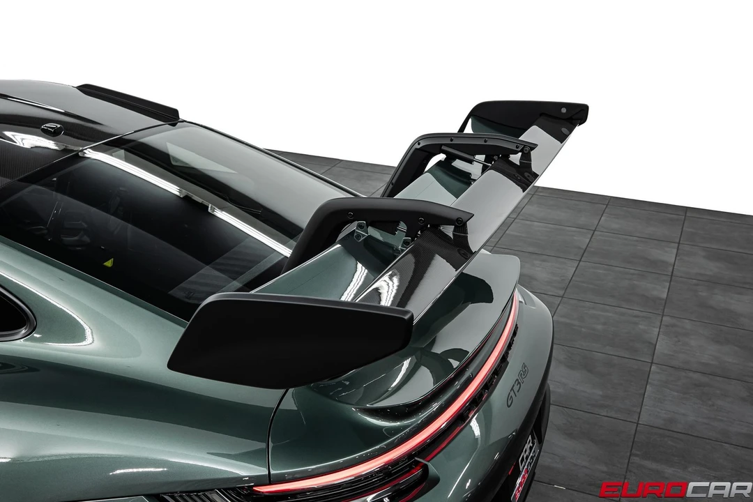 2025 Porsche 992 GT3 RS - Image 19 of 31