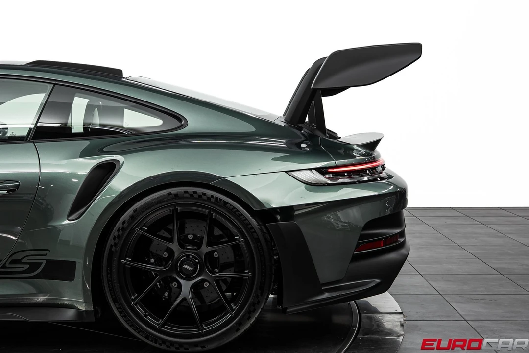 2025 Porsche 992 GT3 RS - Image 18 of 31