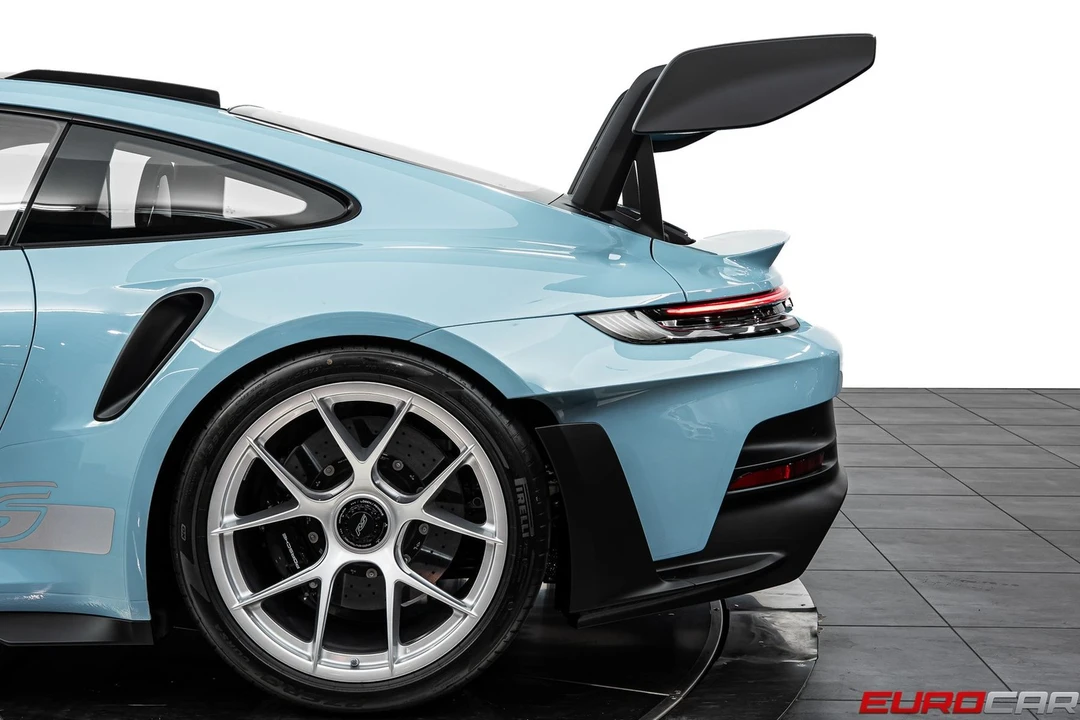 2025 Porsche 992 GT3 RS - Image 19 of 31