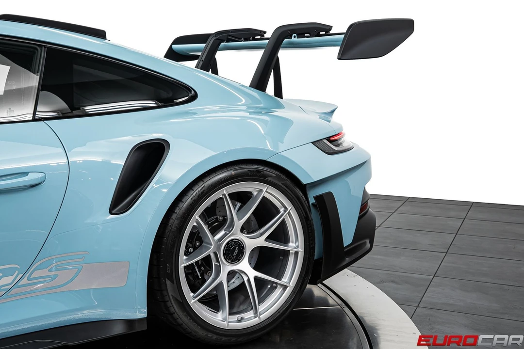 2025 Porsche 992 GT3 RS - Image 18 of 31
