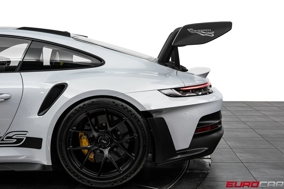 2025 Porsche 992 GT3 RS - Image 18 of 31