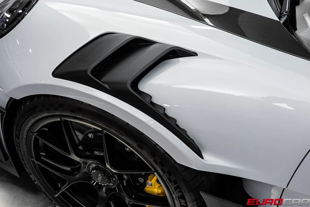 2025 Porsche 992 GT3 RS - Image 14 of 31