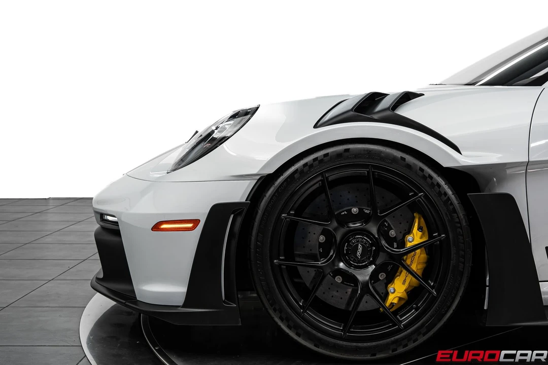 2025 Porsche 992 GT3 RS - Image 13 of 31