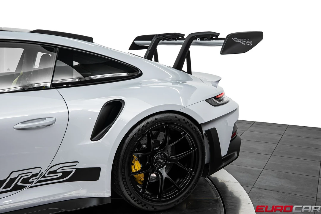 2025 Porsche 992 GT3 RS - Image 17 of 31