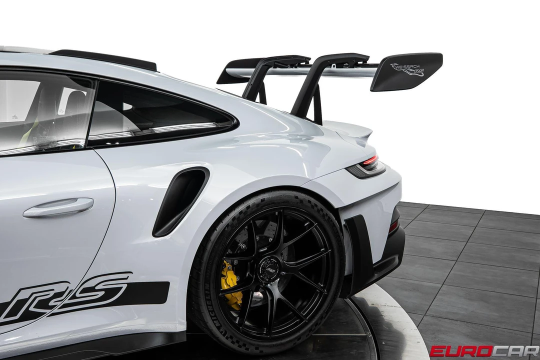 2025 Porsche 992 GT3 RS - Image 17 of 31
