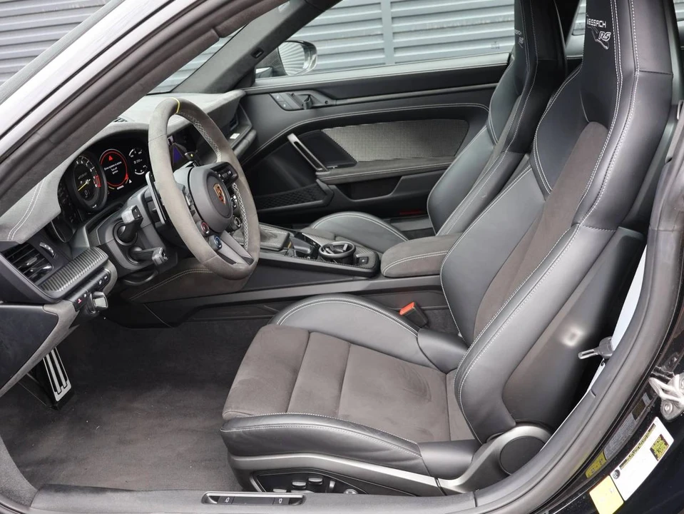 2025 Porsche 992 GT3 RS - Image 5 of 5