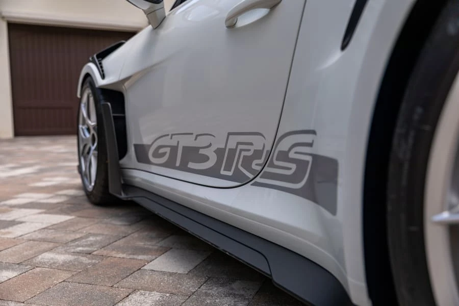 2025 Porsche 992 GT3 RS - Image 28 of 31