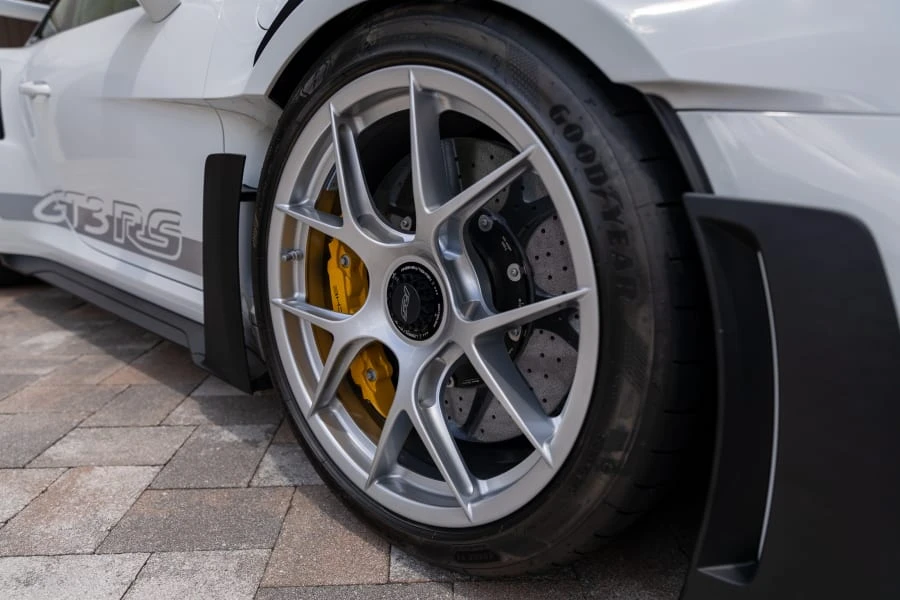 2025 Porsche 992 GT3 RS - Image 30 of 31