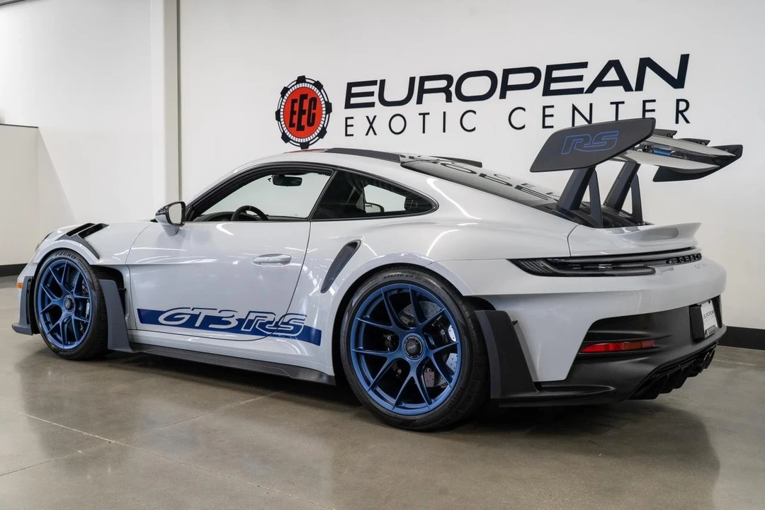 2025 Porsche 992 GT3 RS - Image 19 of 21
