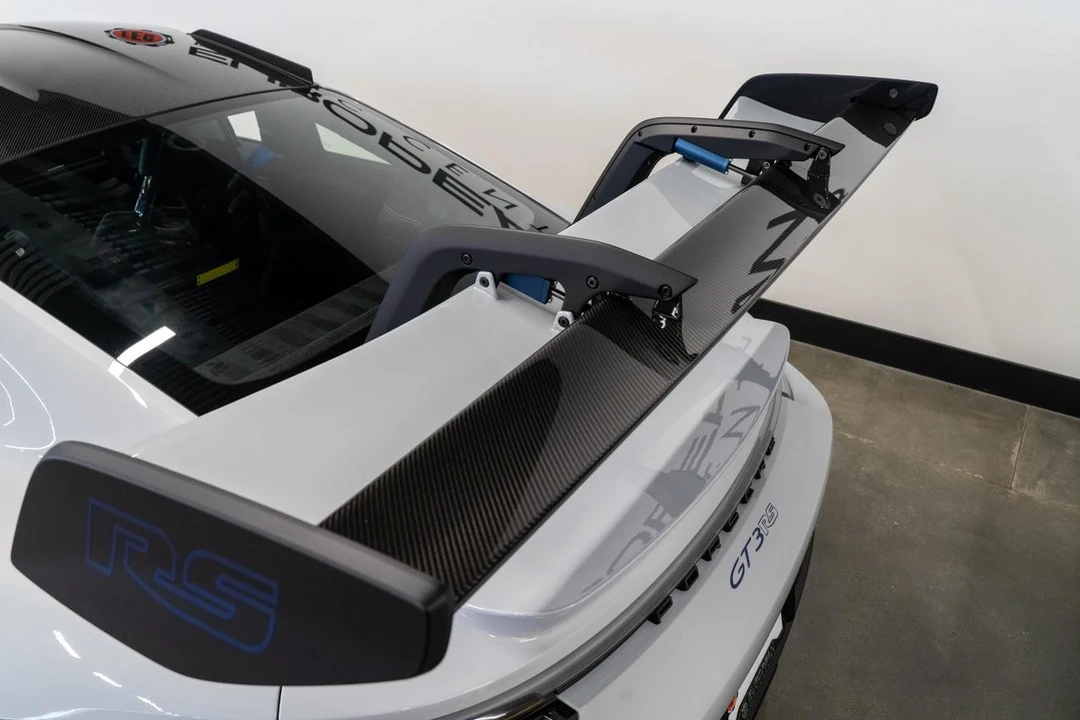 2025 Porsche 992 GT3 RS - Image 16 of 21