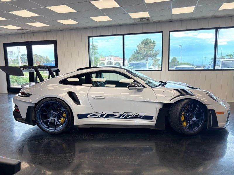 2025 Porsche 992 GT3 RS - Image 10 of 31