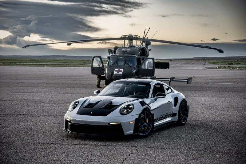 2025 Porsche 992 GT3 RS - Image 4 of 31