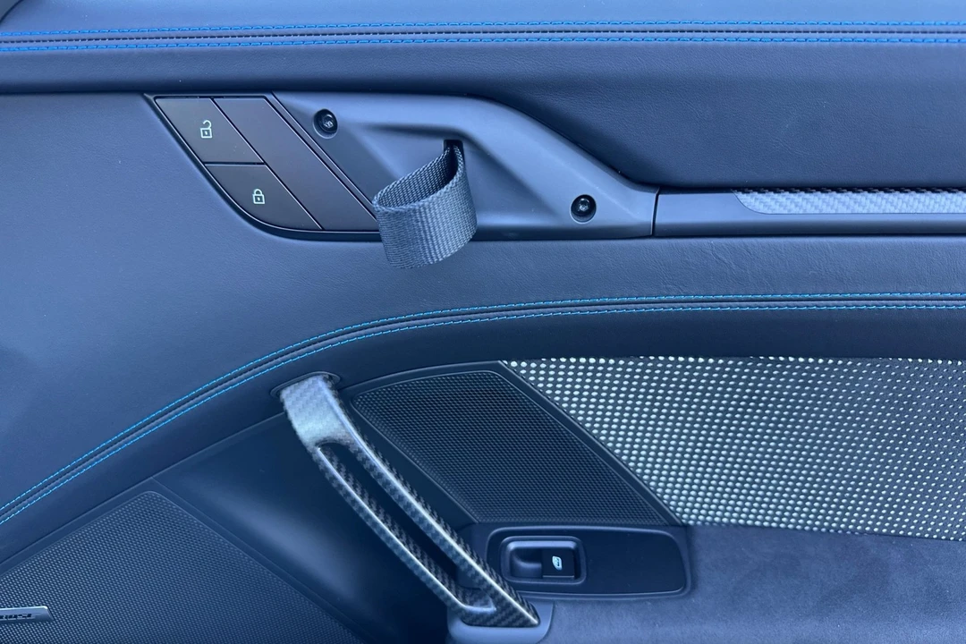 2025 Porsche 992 GT3 RS - Image 18 of 21