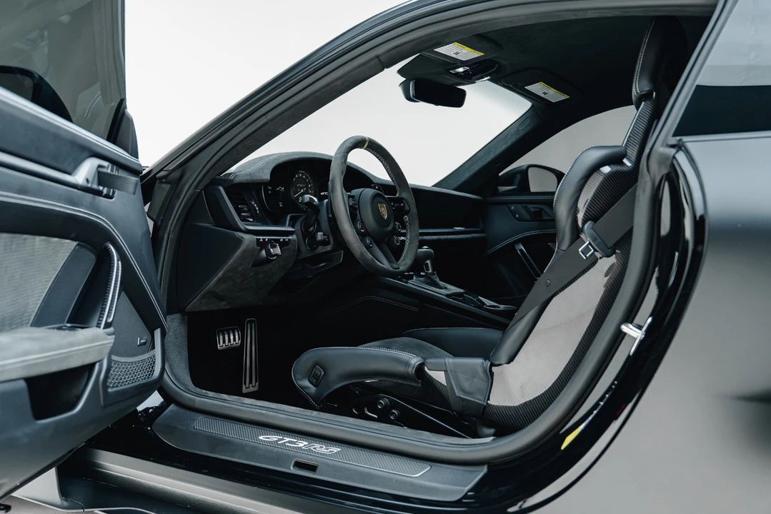 2025 Porsche 992 GT3 RS - Image 3 of 31