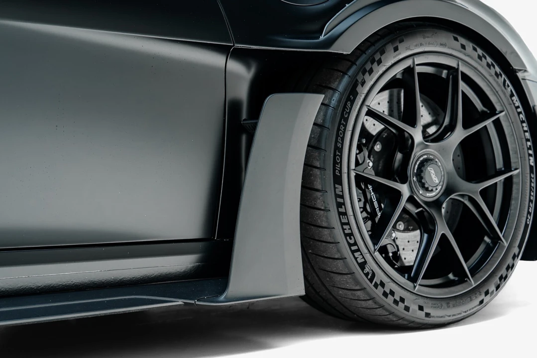2025 Porsche 992 GT3 RS - Image 30 of 31