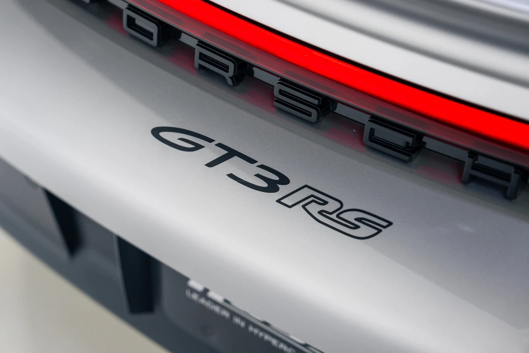 2025 Porsche 992 GT3 RS - Image 26 of 31