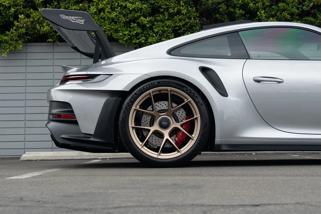 2025 Porsche 992 GT3 RS - Image 9 of 12