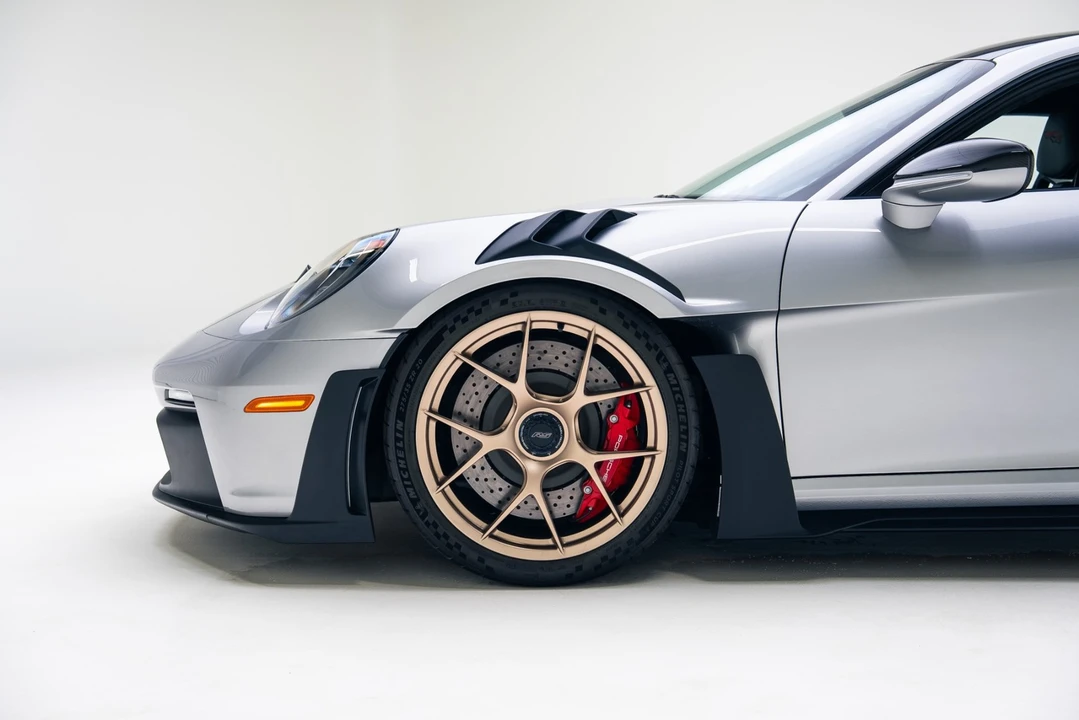 2025 Porsche 992 GT3 RS - Image 16 of 21