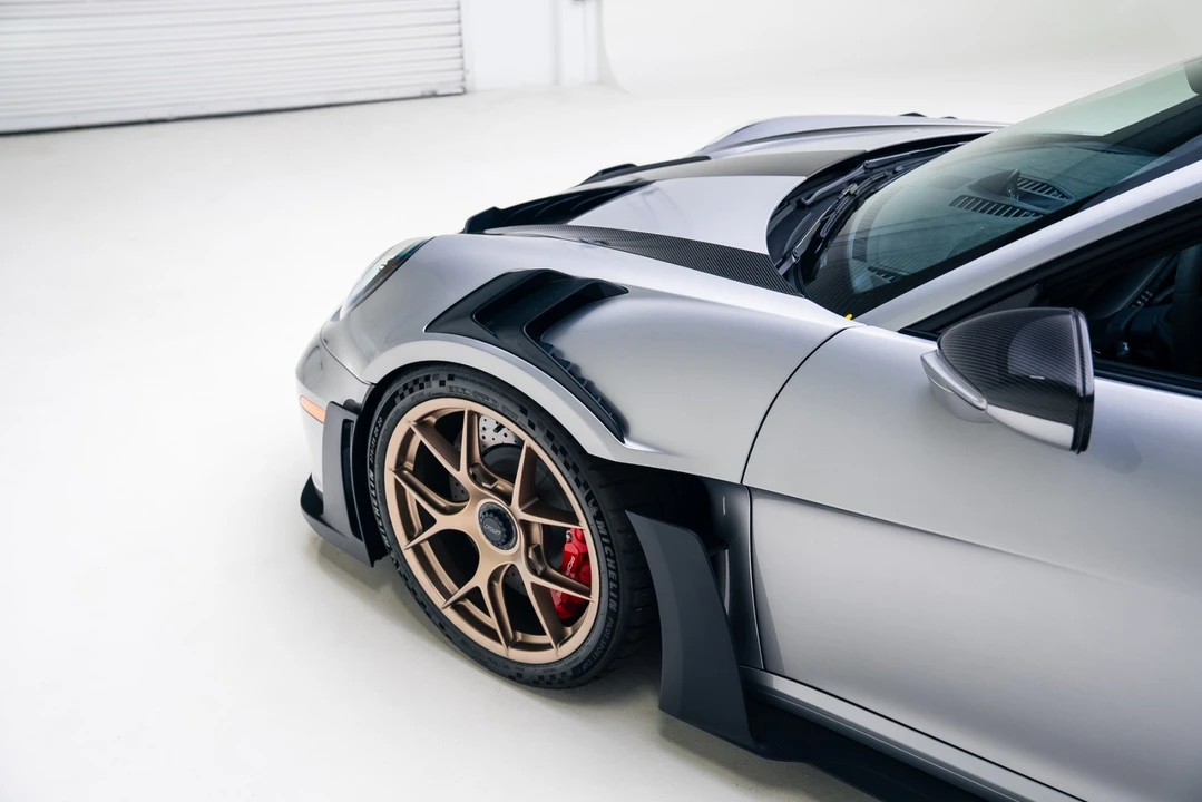 2025 Porsche 992 GT3 RS - Image 17 of 21