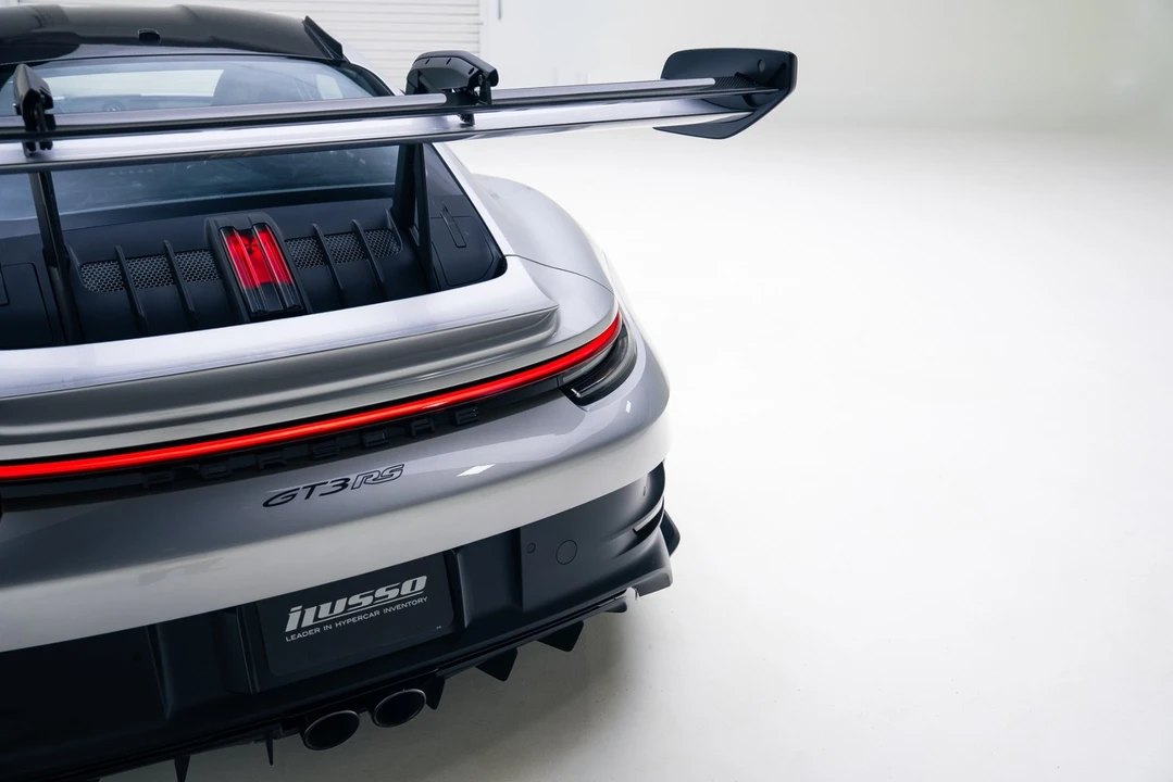 2025 Porsche 992 GT3 RS - Image 25 of 31