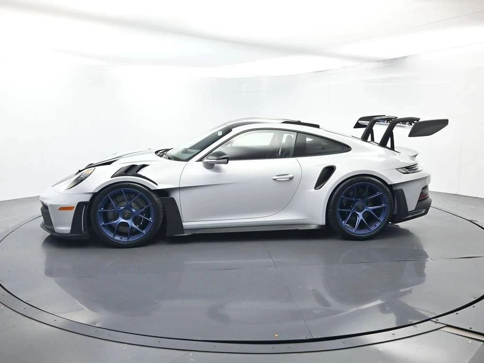 2025 Porsche 992 GT3 RS - Image 2 of 5