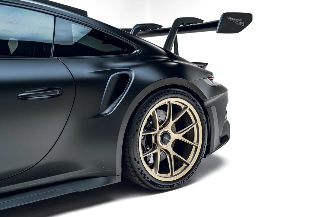 2025 Porsche 992 GT3 RS - Image 12 of 31