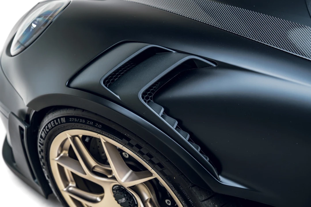 2025 Porsche 992 GT3 RS - Image 29 of 31