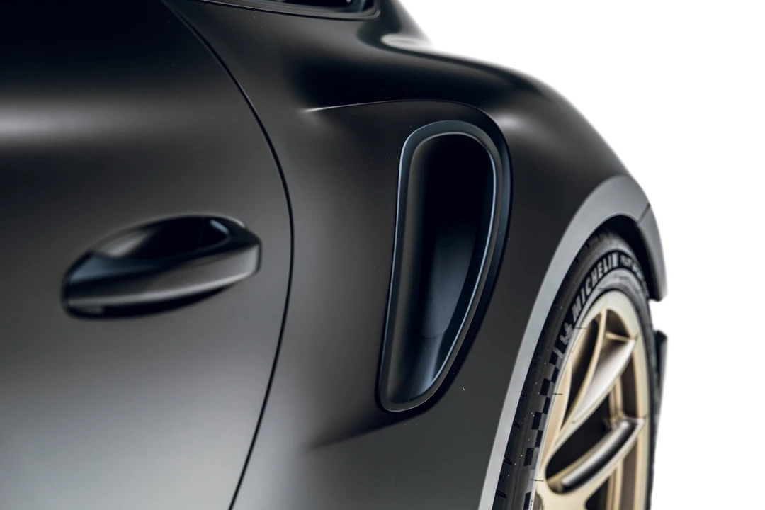 2025 Porsche 992 GT3 RS - Image 30 of 31
