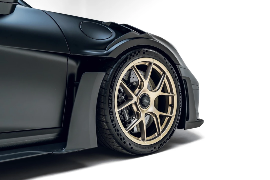 2025 Porsche 992 GT3 RS - Image 14 of 31
